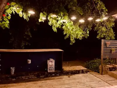 Jardin de l'établissement La Guinguette de Cormatin