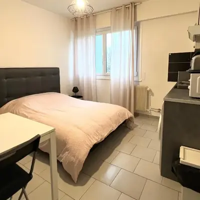 Studio tout confort cité de la gastronomie (1)