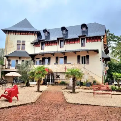 LE MANOIR- CLUNY