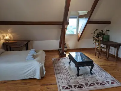 Un ou plusieurs lits dans un hébergement de l'établissement Clos du Château - Grande maison avec piscine privée et vue sur la vallée