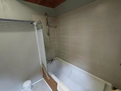 Salle de bains dans l'établissement Gîte Chalet Morvan Bourgogne