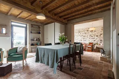 Coin salon dans l'établissement Les Chaumes en Morvan
