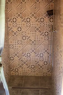 Salle de bains dans l'établissement Tente Trappeur Ada, Au jardin de la Vouivre