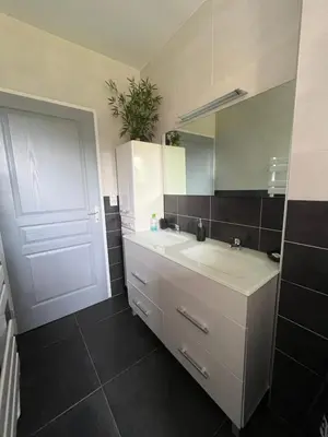Salle de bains dans l'établissement Chambres d'Hôtes chez Estelle