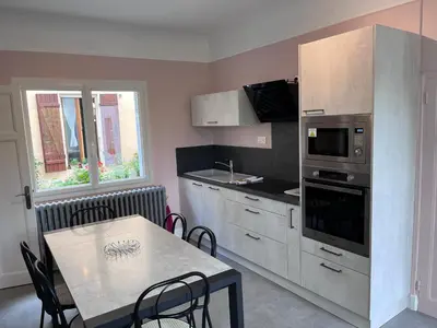 Cuisine ou kitchenette dans l'établissement Maison Chez Marinette