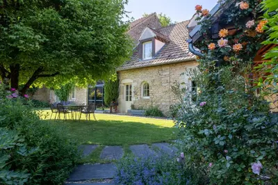 Jardin de l'établissement Charming house in Burgundy, “Les Coquelicots”