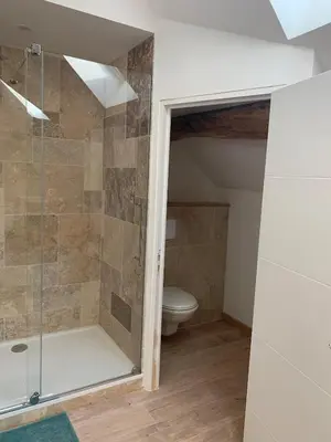 Salle de bains dans l'établissement Le Gîte des 2 Fontaines