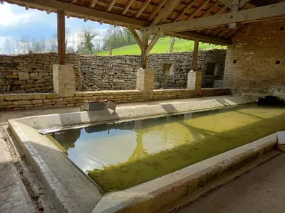 Piscine de l'établissement Maison studio village médiéval ou située à proximité