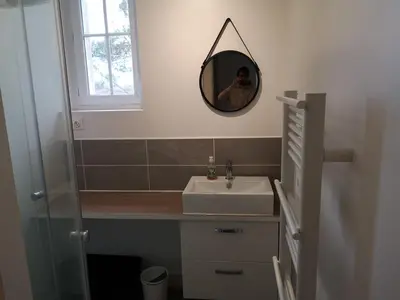 Salle de bains dans l'établissement Le Cosy de Paray 4 couchages