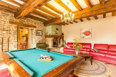 Billard dans l'établissement La Glycine