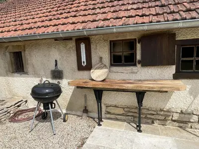 Barbecue disponible mis à disposition des clients de la maison de vacances