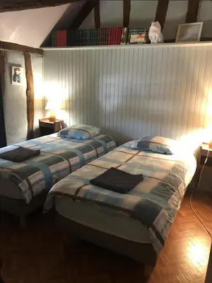 Un ou plusieurs lits dans un hébergement de l'établissement Grand gîte de charme à 10 min de Beaune 11-13 pers