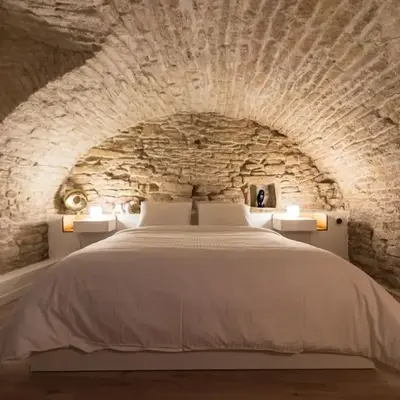 Chez Maya