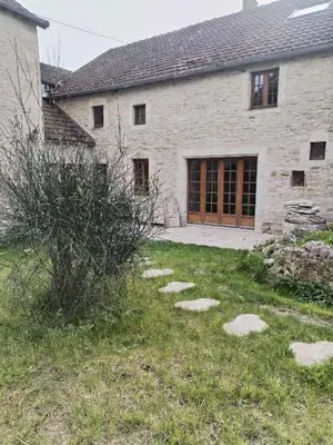Jardin de l'établissement chambres d'hôtes rue Pasteur