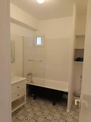 Salle de bains dans l'établissement La garçonnière de Gégé