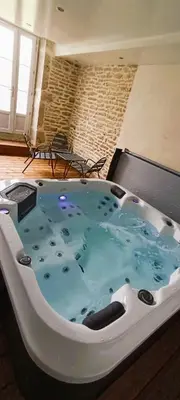 Plan de l'établissement Gte du Moulin Brochat 4 toiles avec espace jacuzzi commun