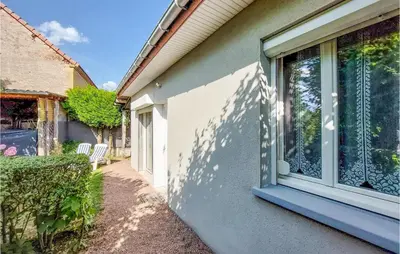 Jardin de l'établissement Gorgeous Home In Molinet With Wifi