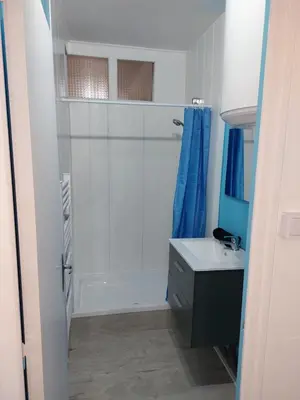 Salle de bains dans l'établissement Appartement Le Suly