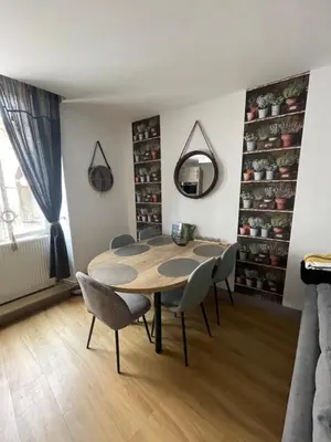 Coin salon dans l'établissement Liberté et Confort, appartement entier, moderne avec 2 chambres et cuisine équipée au coeur de Semur