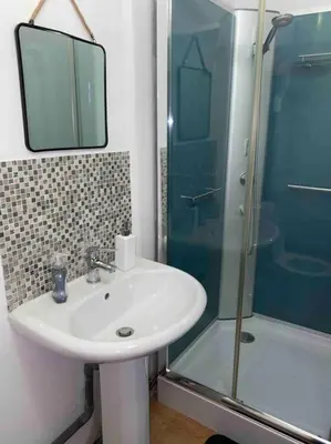 Salle de bains dans l'établissement Studio spacieux proche du centre ville