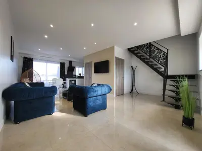 Télévision ou salle de divertissement dans l'établissement le duplex 4 personnes