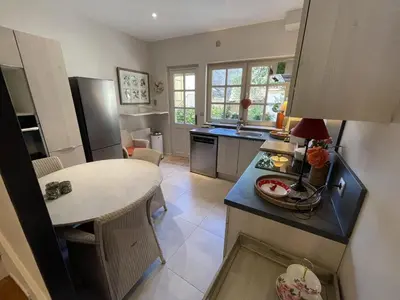 Cuisine ou kitchenette dans l'établissement Le Petit Volnay