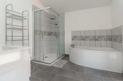 Salle de bains dans l'établissement Le Grand Pressoir - Grande maison avec jardin