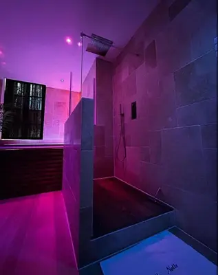 Salle de bains dans l'établissement Bella Notte Spa