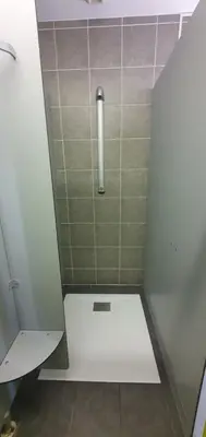 Salle de bains dans l'établissement La Petite Porte Verte