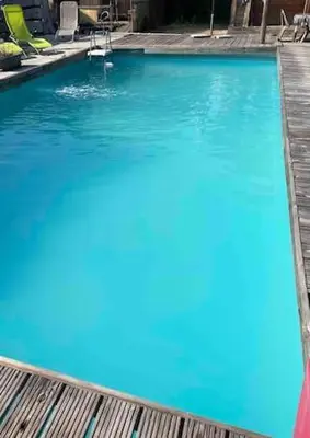 Piscine de l'établissement LES CHALETS DE VANESS' l'Eden ou située à proximité
