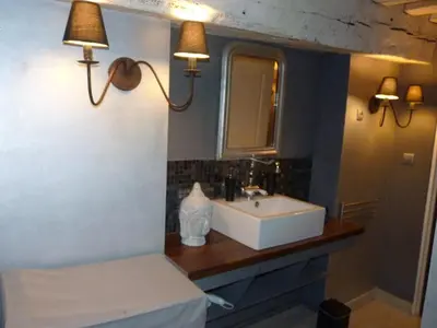 Salle de bains dans l'établissement Le Gite des Tourelles