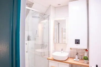 Salle de bains dans l'établissement Évasion urbaine studio moderne à Chalon