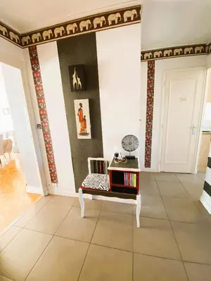 Bibliothèque dans l'appartement