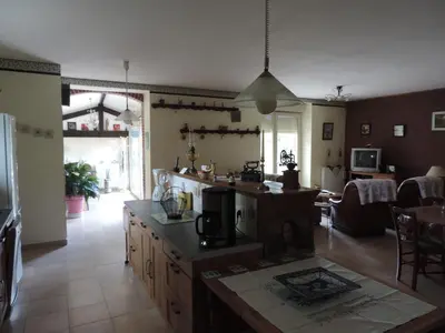 Coin salon dans l'établissement Villa Roland en Bourgogne