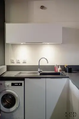 Cuisine ou kitchenette dans l'établissement Au roi lion, place Saint Michel
