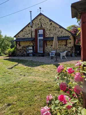 Jardin de l'établissement Gîte La Sarrée