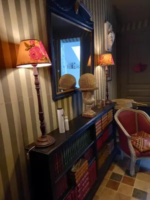 Coin salon dans l'établissement Le Prieuré de l'Auxois