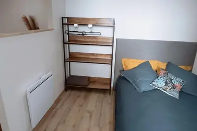 Un ou plusieurs lits dans un hébergement de l'établissement Tout confort. Appartement 2 pers. centre-ville
