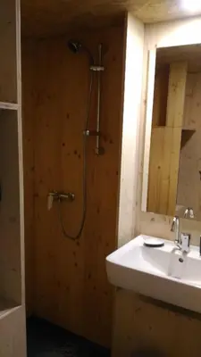 Salle de bains dans l'établissement Lons appartement T1 centre ville