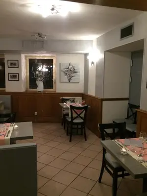 Restaurant ou autre lieu de restauration dans l'établissement Sarl Macarena