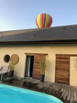 Piscine de l'établissement Le Clos des Eaux ou située à proximité