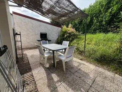 Jardin de l'établissement Gîte de l’eau de l’ange
