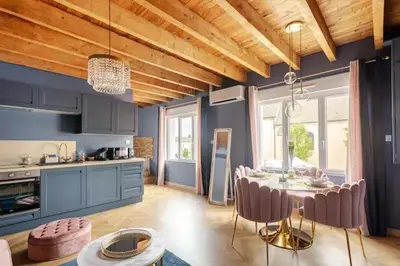 Cuisine ou kitchenette dans l'établissement Rose & Blue Spa proche Chalon S/Saône et Beaune