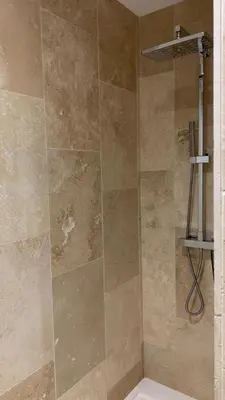 Salle de bains dans l'établissement EN VILLE à LA CAMPAGNE 2