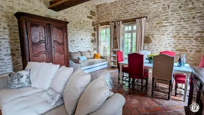 Coin salon dans l'établissement La Templière