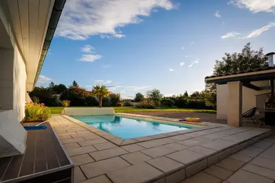 Piscine de l'établissement Les diamants blancs - Meublé de tourime 4 étoiles ou située à proximité
