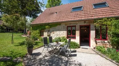 Jardin de l'établissement Gîte Les Hirondelles