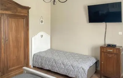 Un ou plusieurs lits dans un hébergement de l'établissement 2 Bedroom Nice Home In Trambly