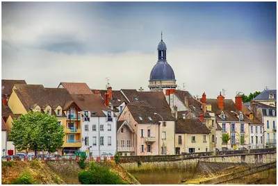 Vue générale sur Chalon-sur-Saône ou vue de la ville depuis l'appartement