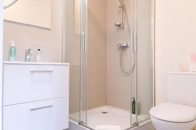 Salle de bains dans l'établissement La Pause Péronnaise - Maison de ville en coeur de village